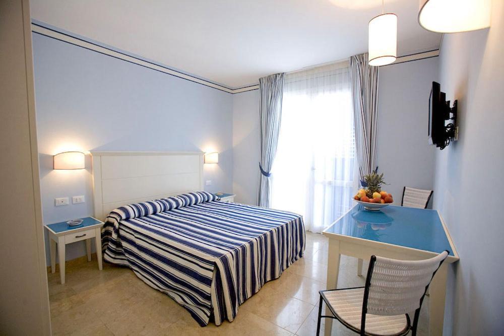 Resort Cala La Luna Фавиньяна Экстерьер фото