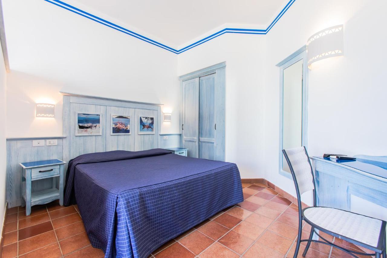 Resort Cala La Luna Фавиньяна Экстерьер фото